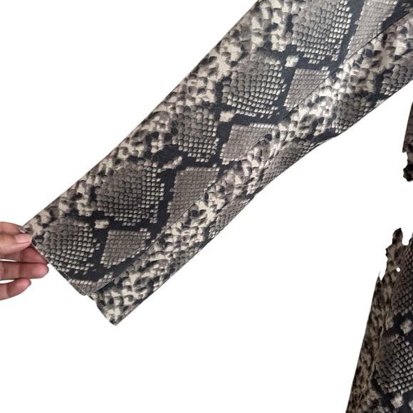 Premise Faux Leather Snakeskin Print Waterfall Open Front Cardigan Sweater Large - Picture 5 of 8